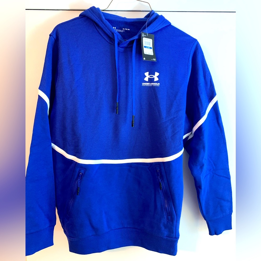 New men’s Under Armour sweatshirt. XL.